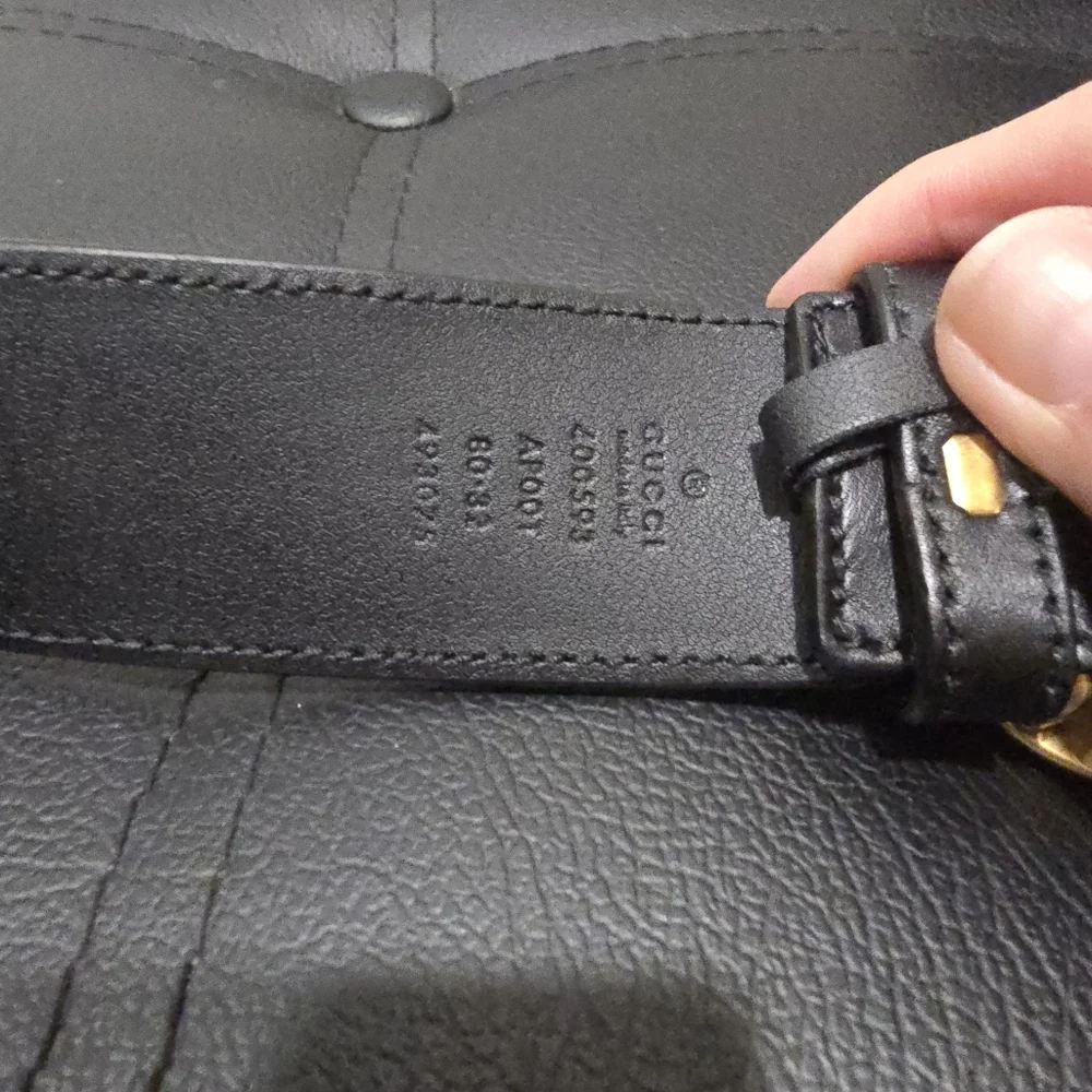 Gucci Black Belt with Gold GG Emblem - Picture 5 of 6